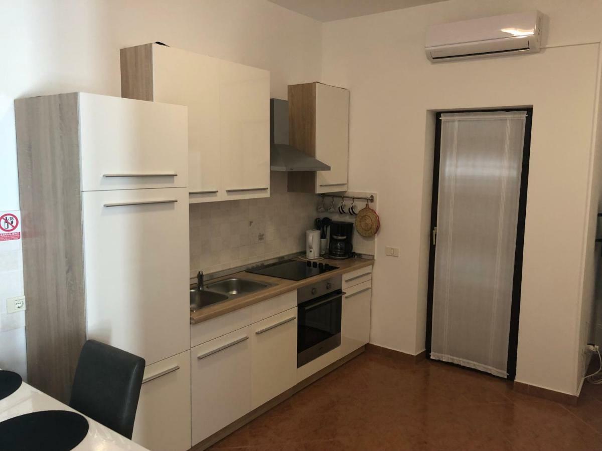 Apartment Vesna Veleniki Eksteriør bilde