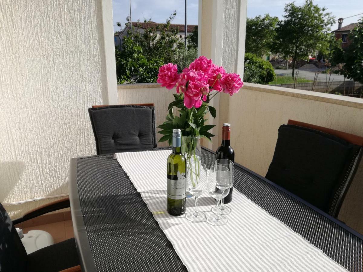 Apartment Vesna Veleniki Eksteriør bilde
