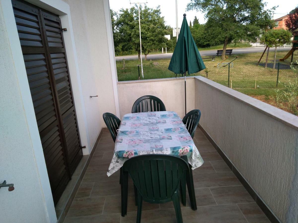 Apartment Vesna Veleniki Eksteriør bilde