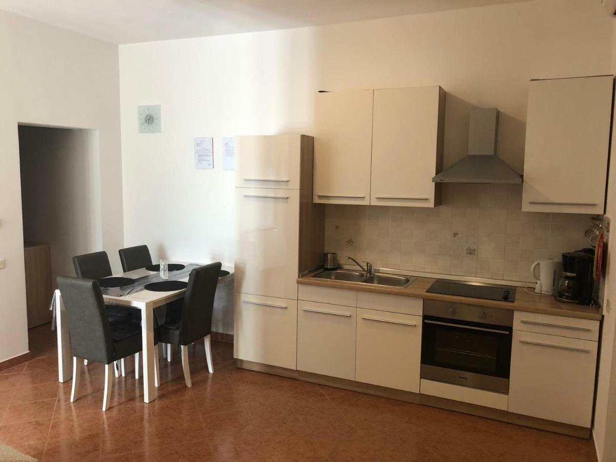 Apartment Vesna Veleniki Eksteriør bilde